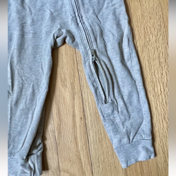 Banana Republic Baby Zipper Onesie Pajamas- Tan, 18-24m - Picture 5 of 7